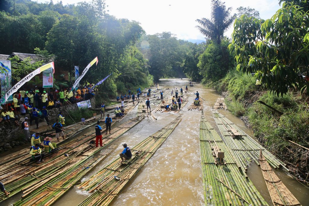 Paket Wisata Dayak Loksado Bamboo Rafting Tour H M Campa Tour And