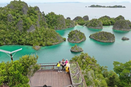 Paket Tour Raja Ampat Piaynemo 3 Hari 2 Malam 3H2M)
