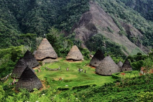 Paket Tour Wae Rebo dan Overland Flores 5 Hari 4 Malam (5H4M)