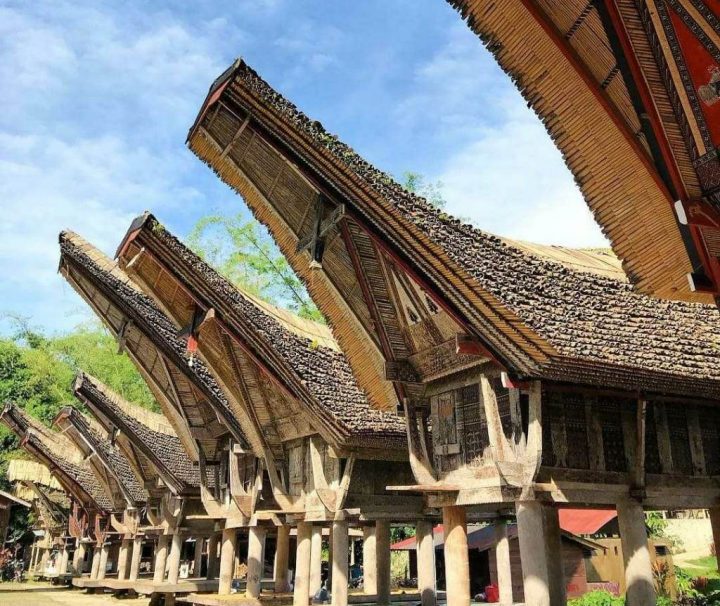 Paket Tour Makassar 5 Hari 4 Malam (5H4M): Tana Toraja dan Tanjung Bira