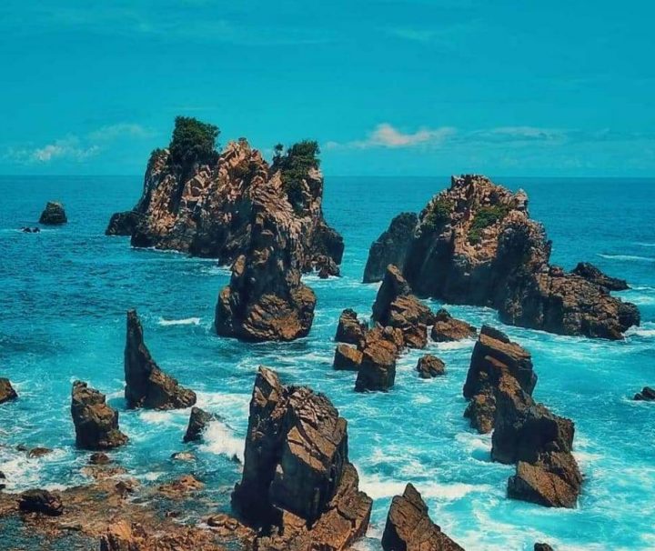 Paket Tour Kelumbayan Gigi Hiu 3 Hari 2 Malam (3H2M)