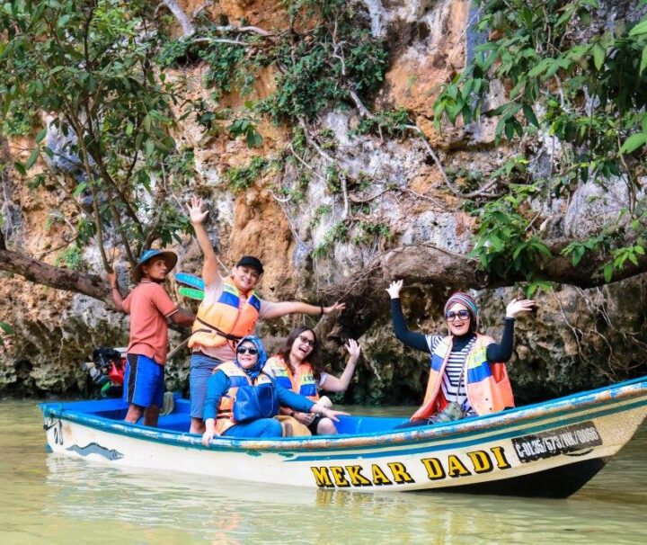 sungai maron pacitan