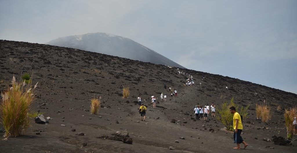 Paket Trekking Gunung Anak Krakatau 1 Hari
