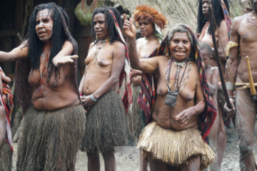 Paket Festival Lembah Baliem Wamena 5 Hari 4 Malam (5H4M)