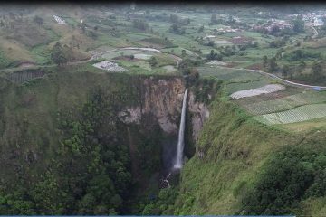 Paket Tour Sumatra Utara 5 Hari 4 Malam (5H4M): Samosir, Danau Toba, Kota Medan