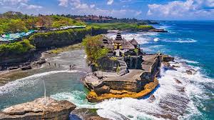 Paket Tour Bali 2 Hari 1 Malam (2H1M) Murah : Tanah Lot dan Desa Penglipuran
