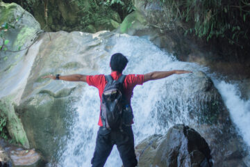 Paket Trekking Sentul: Hutan Babakan dan Curug Leuwi Hejo