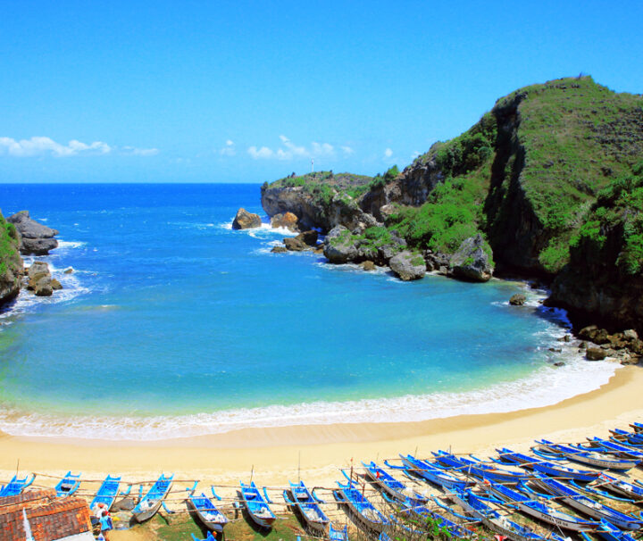 Pantai Ngrenehan, harga tiket, fasilitas, dan rute