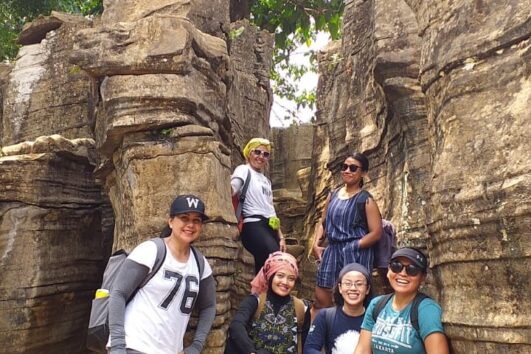 Trekking Sentul: Goa Garunggang dan Sungai Ciherang