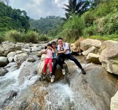 Paket Trekking Sentul 1 Hari: Curug Cibaliung