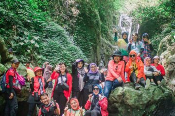 Trekking 1 Hari: Curug Cibingbin, Cisalada dan Ngumpet