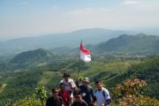 Paket Trekking Gunung Kuta
