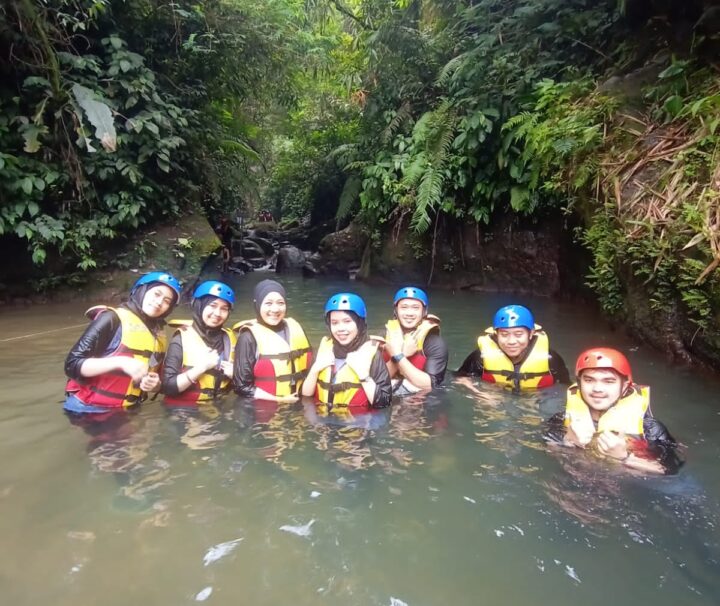 Trekking dan Body Rafting Curug Naga