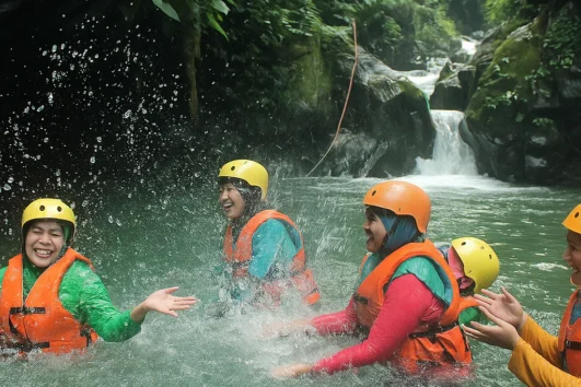 Trekking dan Body Rafting Curug Naga