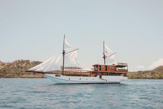 Sewa Kapal Labuan Bajo Vidi Liveboard