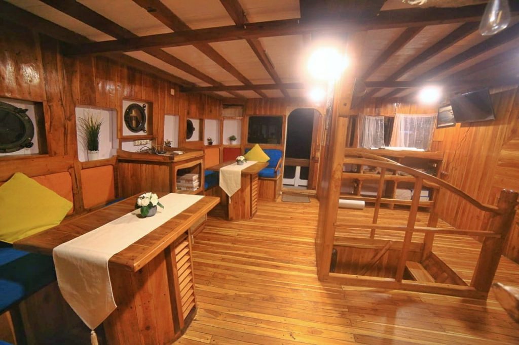 Sewa Kapal Labuan Bajo