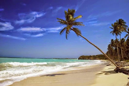 Pantai Pasir Putih Sirih