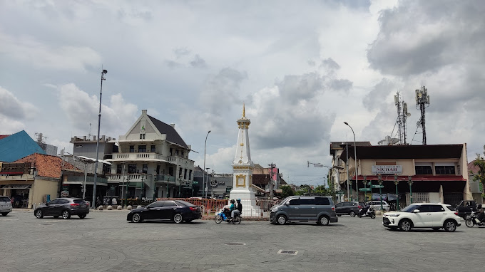 tugu yogyakarta