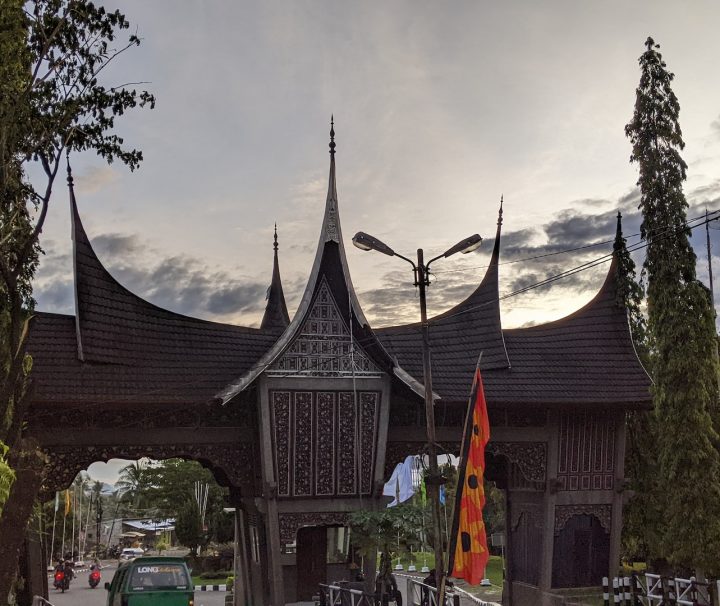 Paket Tour Padang Sumbar Minangkabau 3 Hari 2 Malam (3H2M)