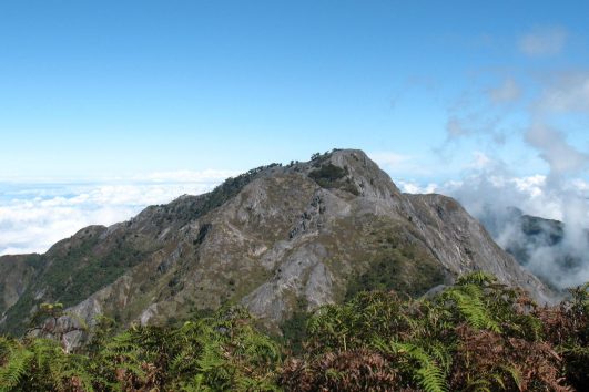 Paket Wisata Maluku Gunung Binaiya 7 Hari