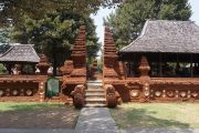 Paket Tour Cirebon 3 hari 2 Malam (3H2M)