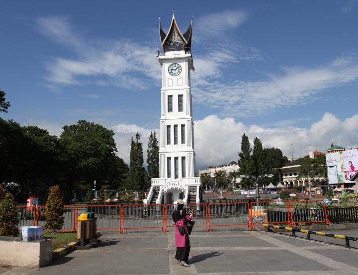 Paket Tour Bukittinggi Padang 5 Hari 4 Malam (5H4M)