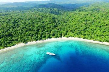 Paket Tour Moyo & Whaleshark Tour 3 Hari 2 Malam (3H2M) By Speed Boat