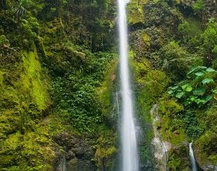 PAKET TOUR WISATA MEDAN-DANAU TOBA 3D2N: PULAU SAMOSIR DAN BERASTAGI