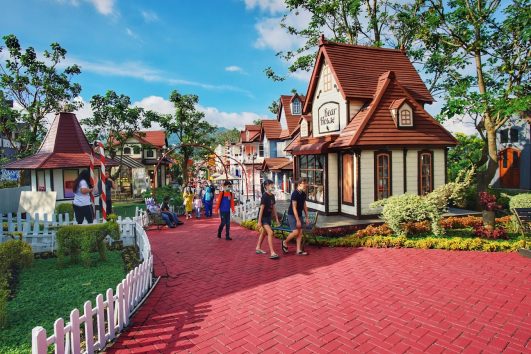 Paket Tour Bandung 1 Hari: The Lodge Maribaya, Gunung Tangkuban Perahu Dan Kota Mini