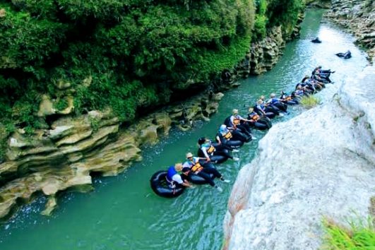 Paket Tour Jogja 1 Hari: Goa Pindul, Sungai Oya, Pantai Mesra Dan Heha Sky View