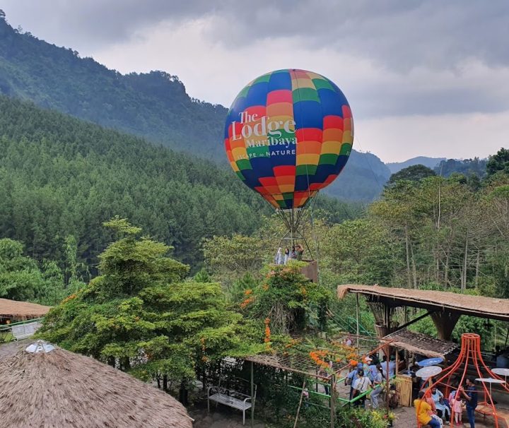 Paket Tour Bandung 1 Hari: The Lodge Maribaya, Floating Market Dan Farm House