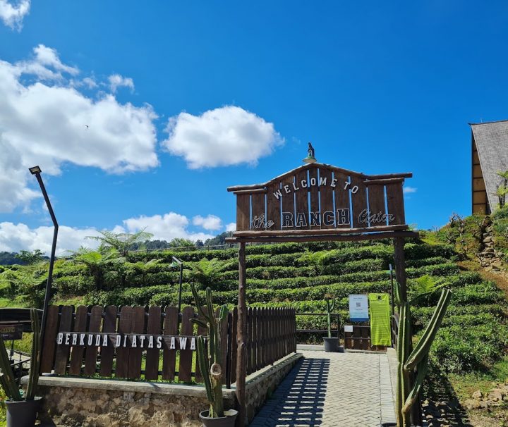 Paket Tour Bandung 1 Hari: The Lodge Maribaya, D’castelo Sariater Dan The Ranch Sariater