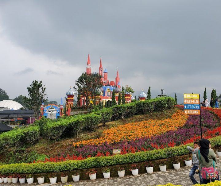 Paket Tour Bandung 1 Hari: D’castelo Sariater, Dan Lembang Wonderland