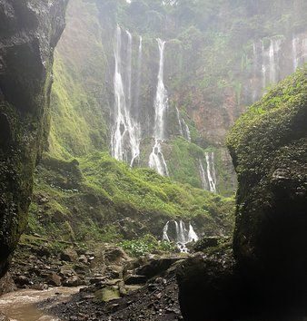 Paket Tour Malang 3 Hari 2 Malam (3H2M): Tumpak Sewu dan Pulau Sempu