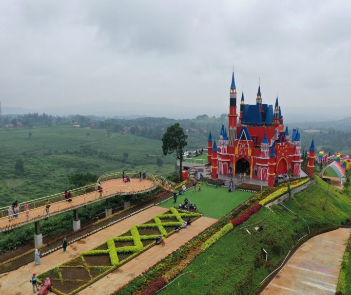 Paket Tour Bandung 1 Hari: D’castello, Tangkuban Perahu Dan Tahu Susu Lembang