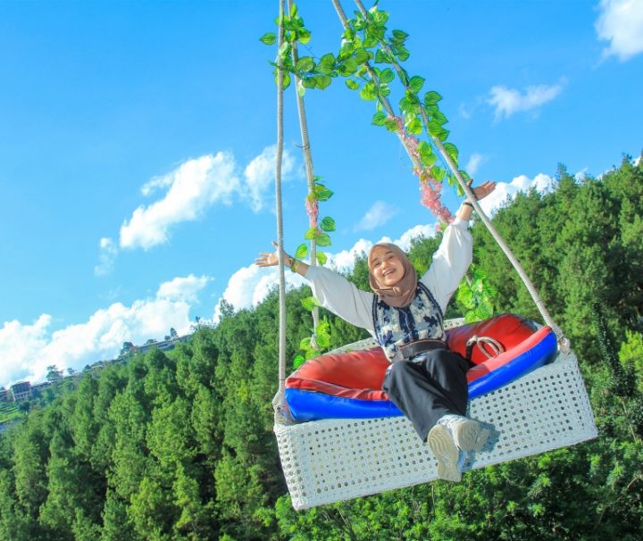 Paket Tour Bandung 1 Hari: Dago Dream Park, Taman Hutan Raya Djuanda Dago Dan D’dieuland Punclut