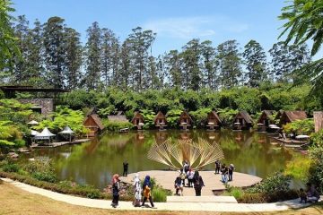 Paket Tour Bandung 1 Hari: Dusun Bambu, Farm House Dan Floating Market