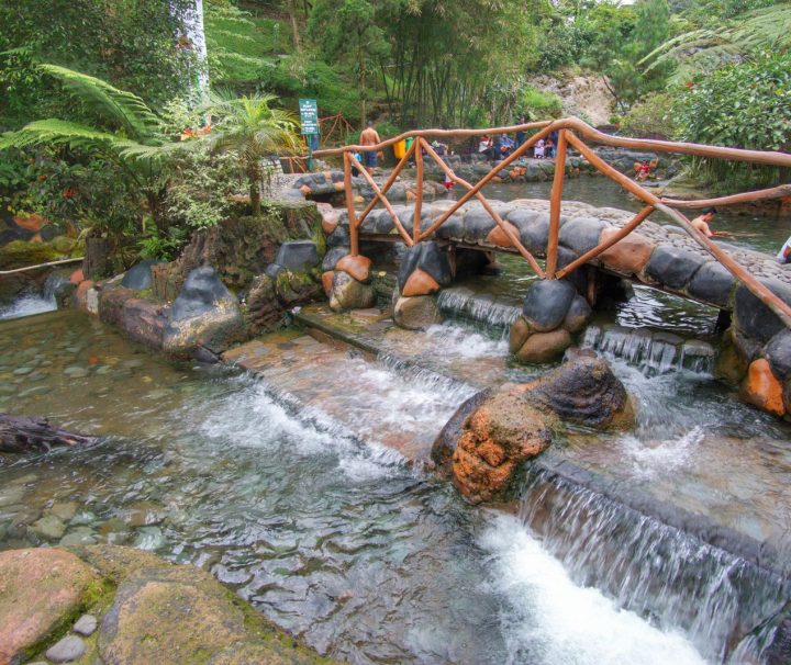 Paket Tour Bandung 1 Hari: Dago Dream Park, Taman Hutan Raya Djuanda Dago Dan D’dieuland Punclut