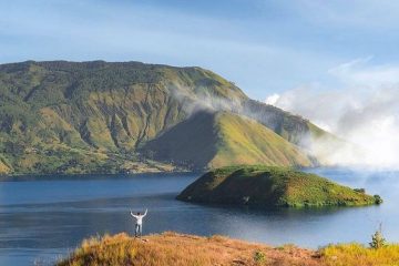PAKET WISATA MEDAN-DANAU TOBA 3D2N: PULAU SAMOSIR DAN MEDAN