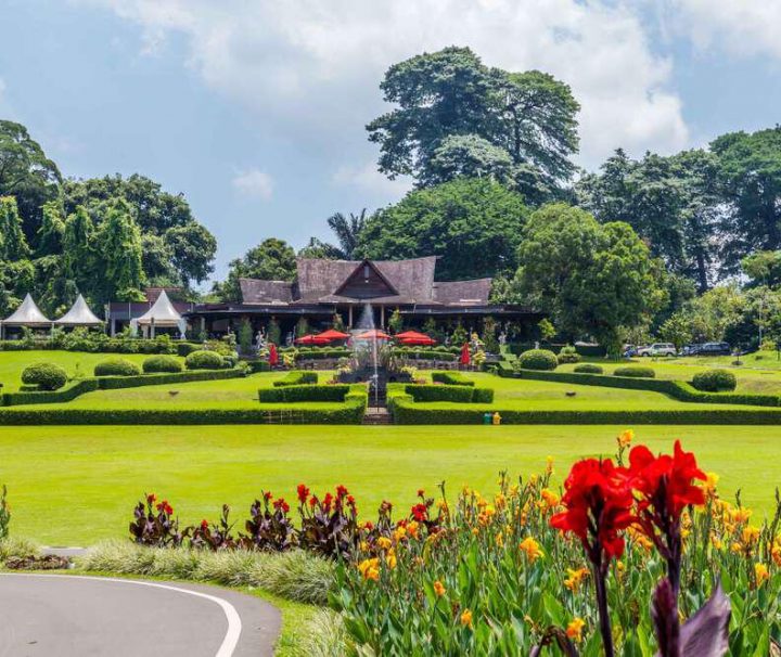 Paket Tour Bogor 1 Hari: Kebun Raya, Museum Zeologi, Dan Alun Alun Kota Bogor