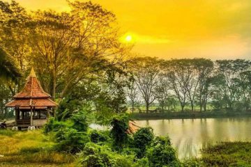 ONE DAY TRIP BANTEN: MASJID PACINAN TINGGI, SITUS PENGINDELAN ABANG EMAS DAN DANAU TASIKARDI