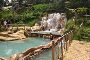 Paket Trekking Lembang Bandung Curug Aseupan/Curug Cipanas