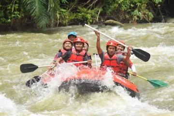 One Day Trip Sukabumi: Rafting Citarik