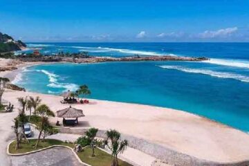 Paket Tour Bali Hemat 2 Hari 1 Malam : Pantai Melasti dan Desa Penglipuran