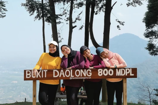 Trekking Bukit Daolong