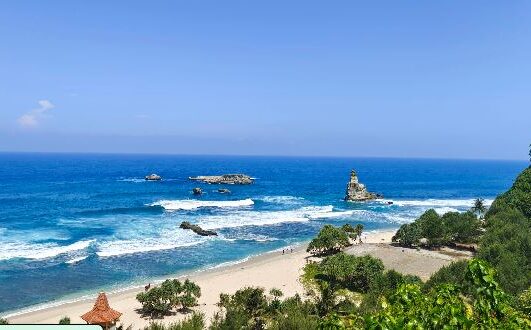 pantai buyutan pacitan