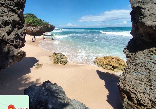 pantai watuwalang