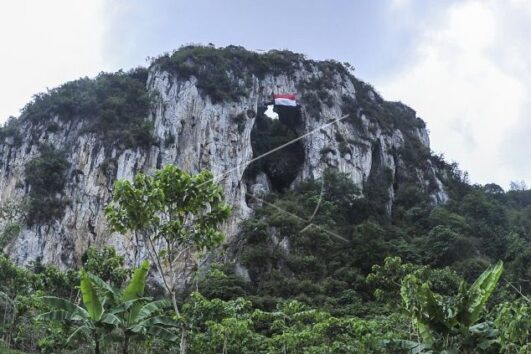 Open Trip Hammocking Tebing Hawu 1 Hari