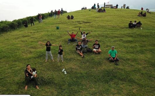 bukit teletubis karangayar