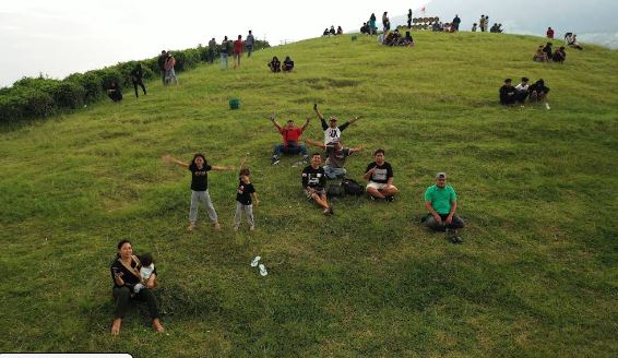 bukit teletubis karangayar